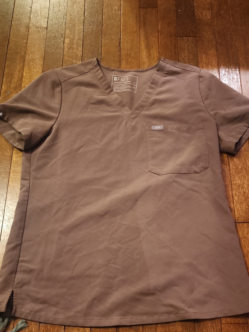 Figs Technical Collection Top And Jogger Pants in Smoky Taupe. S - Picture 4 of 6